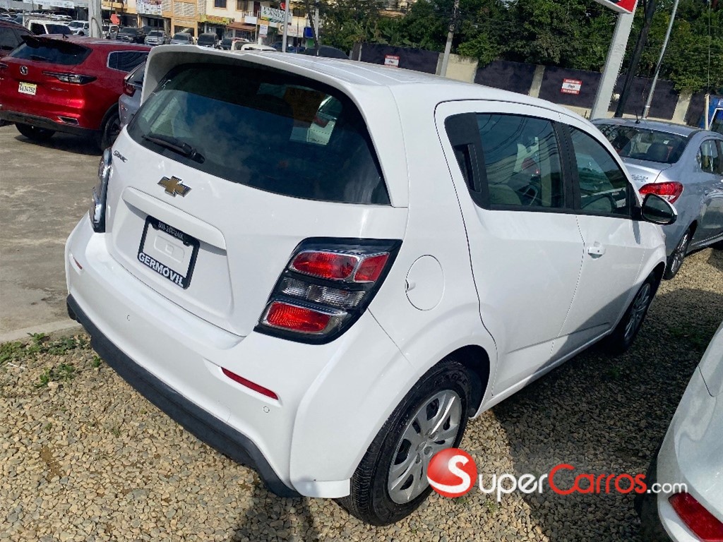 2019 Chevrolet Sonic LT — foto 5 / 9