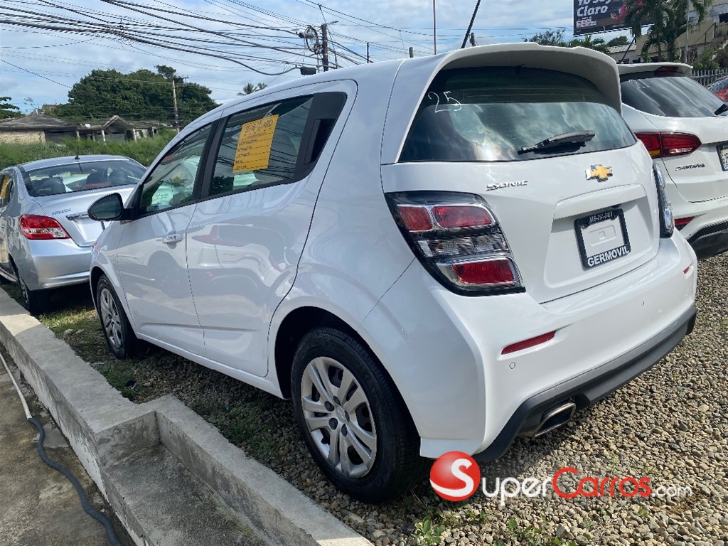 2019 Chevrolet Sonic LT — foto 6 / 9