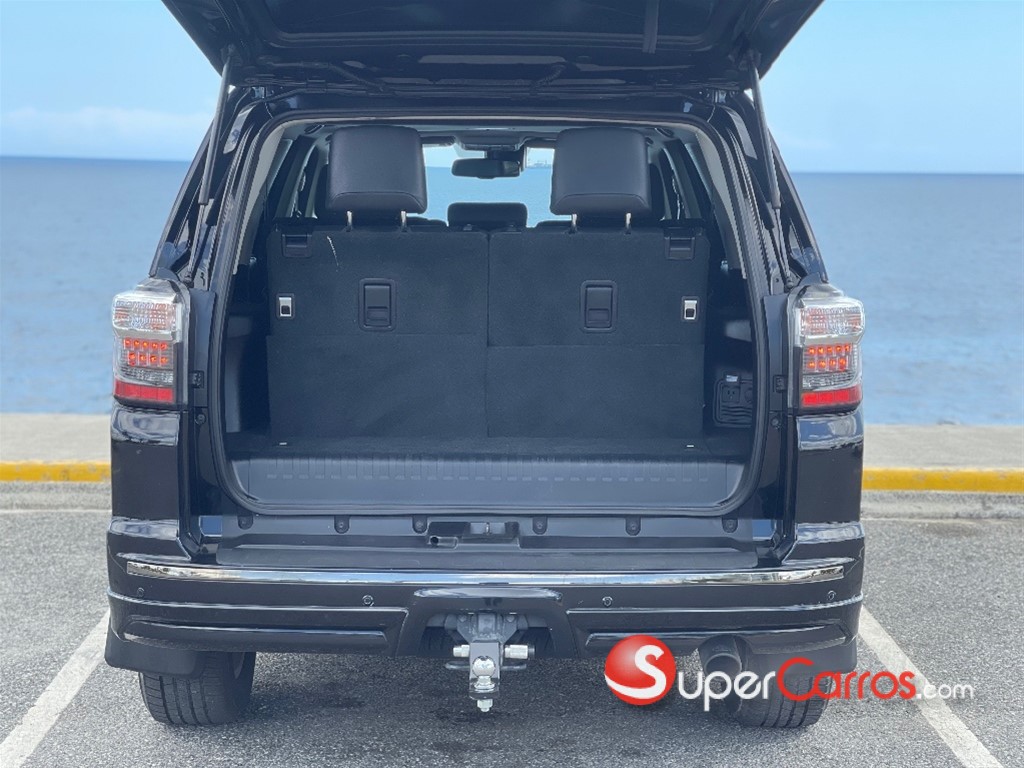 2020 Toyota 4 Runner Limited Nightshade — foto 6 / 10