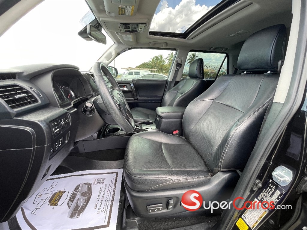 2020 Toyota 4 Runner Limited Nightshade — foto 8 / 10