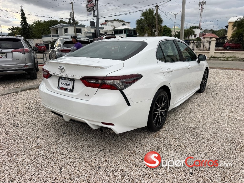 2022 Toyota Camry SE — foto 6 / 12