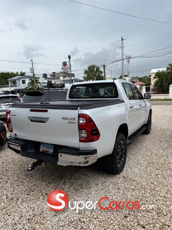 2025 Toyota Hilux SRV — foto 3 / 6