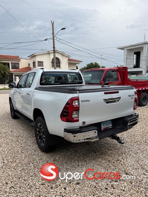 2025 Toyota Hilux SRV — foto 4 / 6