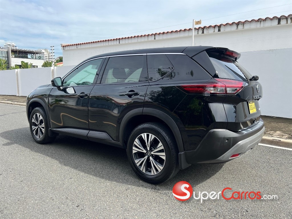2021 Nissan Rogue SV — foto 3 / 10