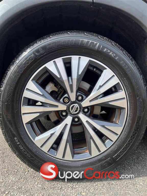 2021 Nissan Rogue SV — foto 8 / 10
