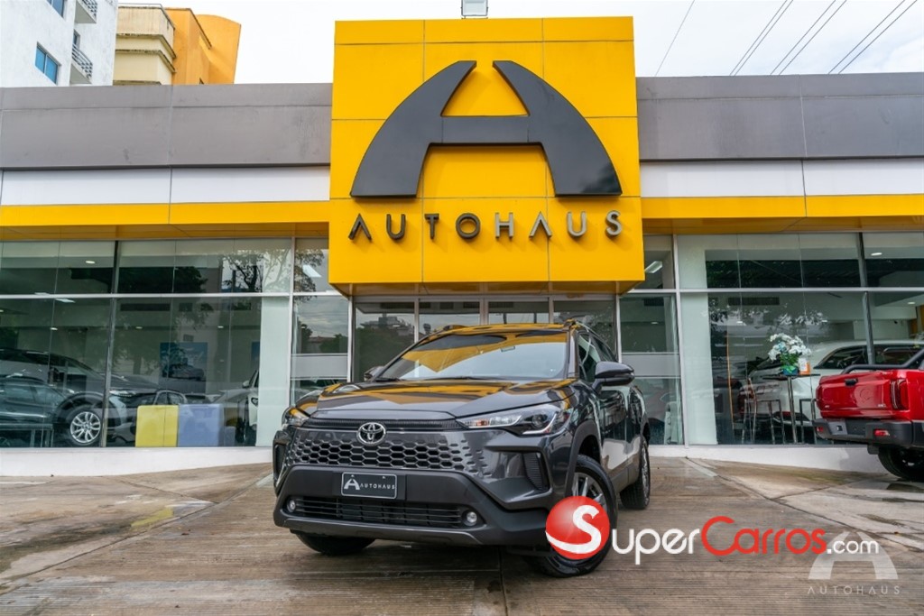 2026 Toyota Corolla Cross Low — foto 2 / 9