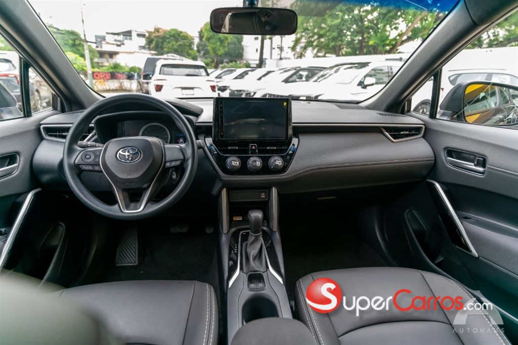 2026 Toyota Corolla Cross Low — foto 8 / 9