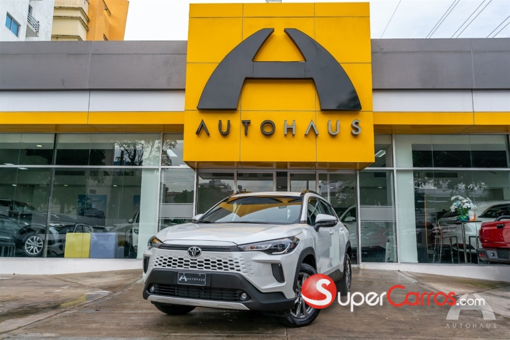 2027 Toyota Corolla Cross Low — foto 2 / 8