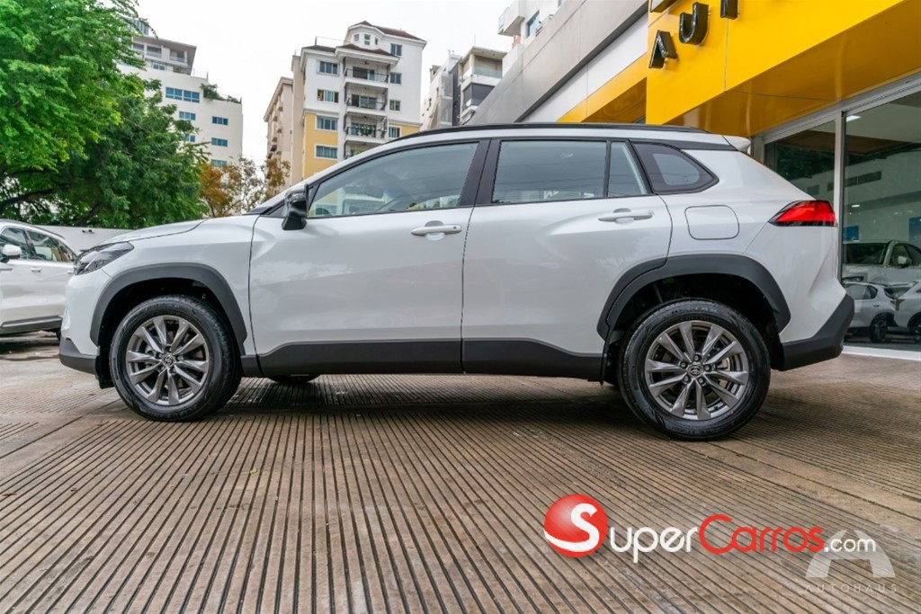 2027 Toyota Corolla Cross Low — foto 3 / 8