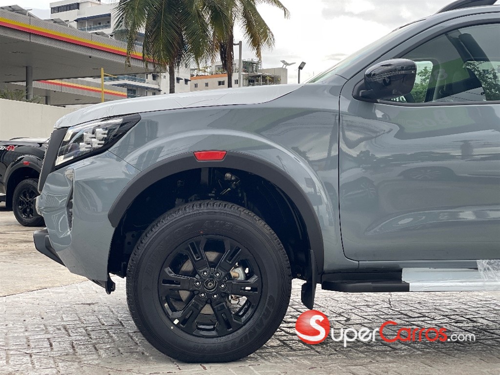 2025 Nissan Navara PRO X4 — foto 8 / 12