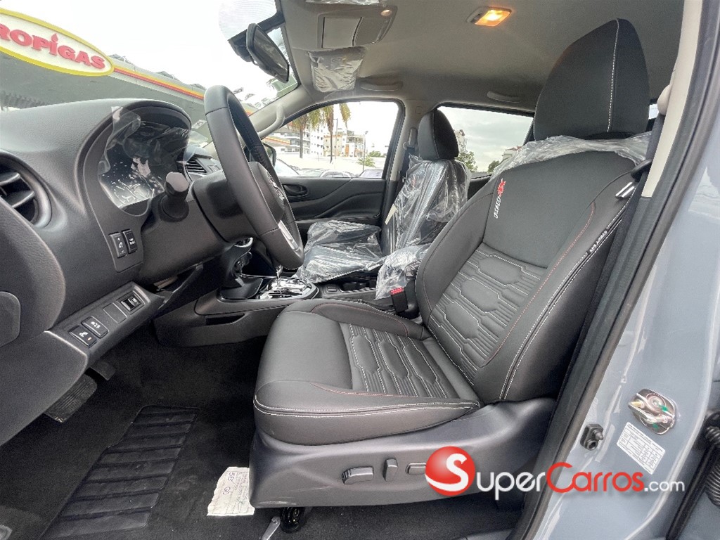 2025 Nissan Navara PRO X4 — foto 9 / 12