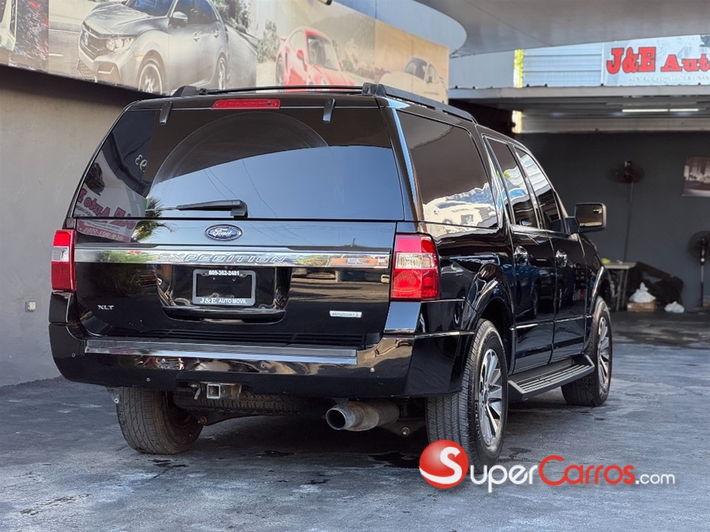 2017 Ford Expedition XLT — foto 7 / 12