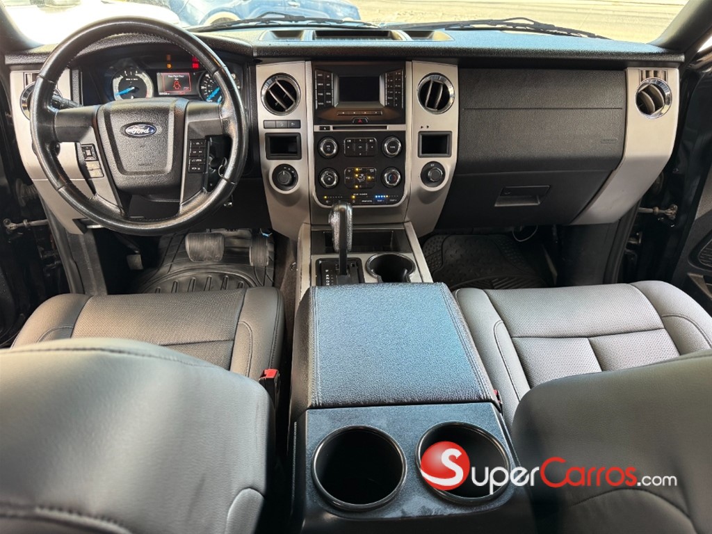 2017 Ford Expedition XLT — foto 11 / 12