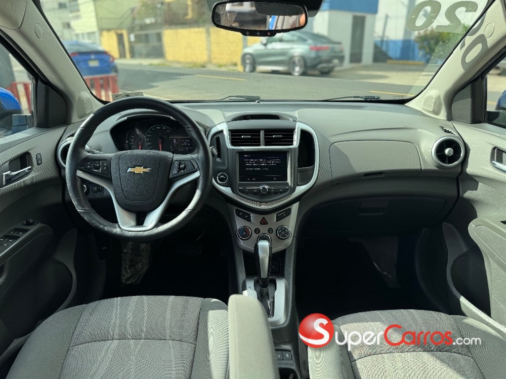 2020 Chevrolet Sonic LT — foto 9 / 12