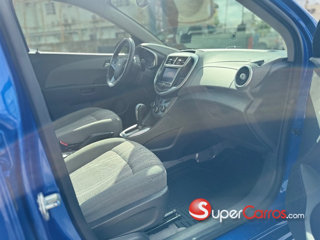 2020 Chevrolet Sonic LT — foto 10 / 12