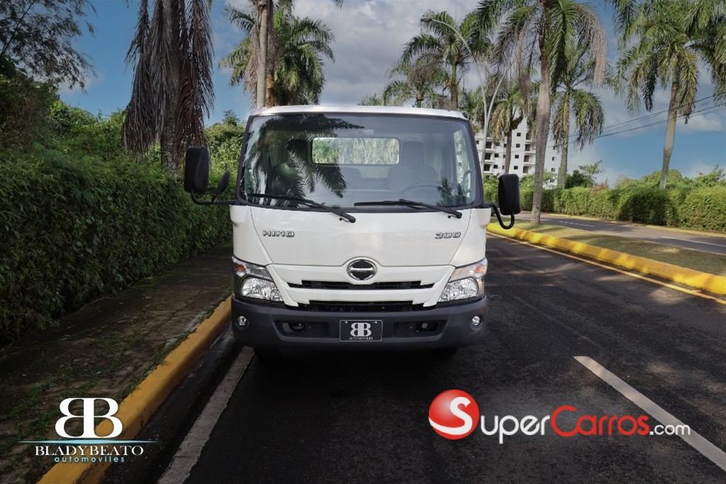 2024 Hino 300 — foto 2 / 9
