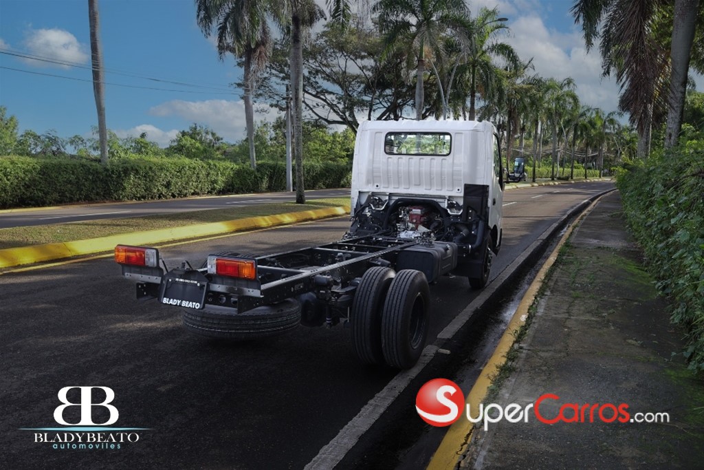 2024 Hino 300 — foto 4 / 9