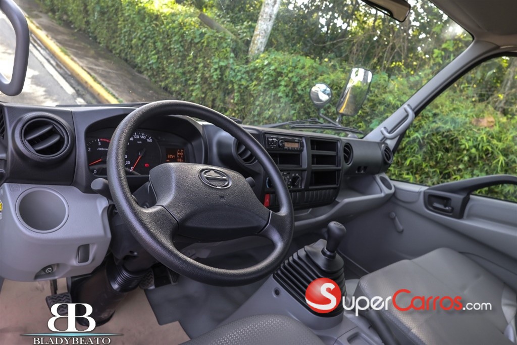 2024 Hino 300 — foto 7 / 9