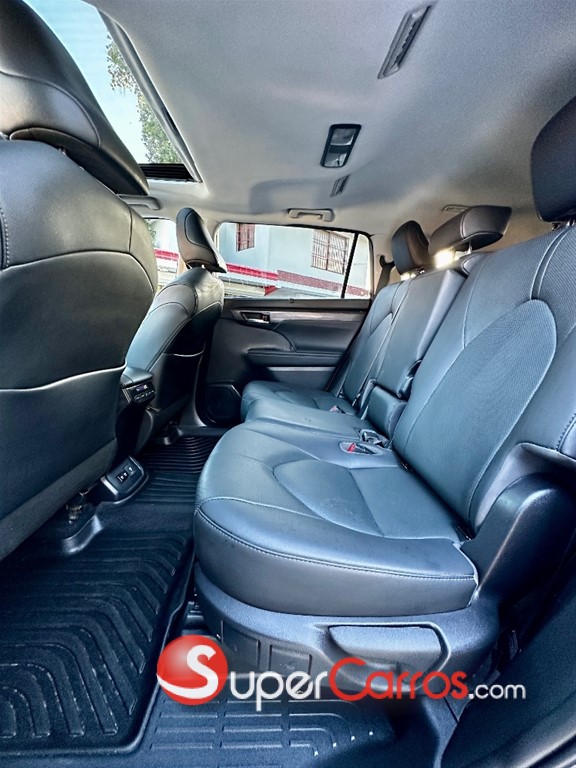 2020 Toyota Highlander Limited — foto 9 / 12