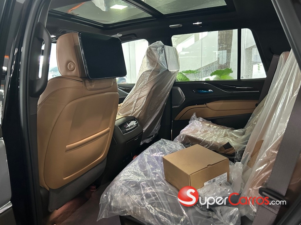 2024 Cadillac Escalade Premium Luxury — foto 5 / 8