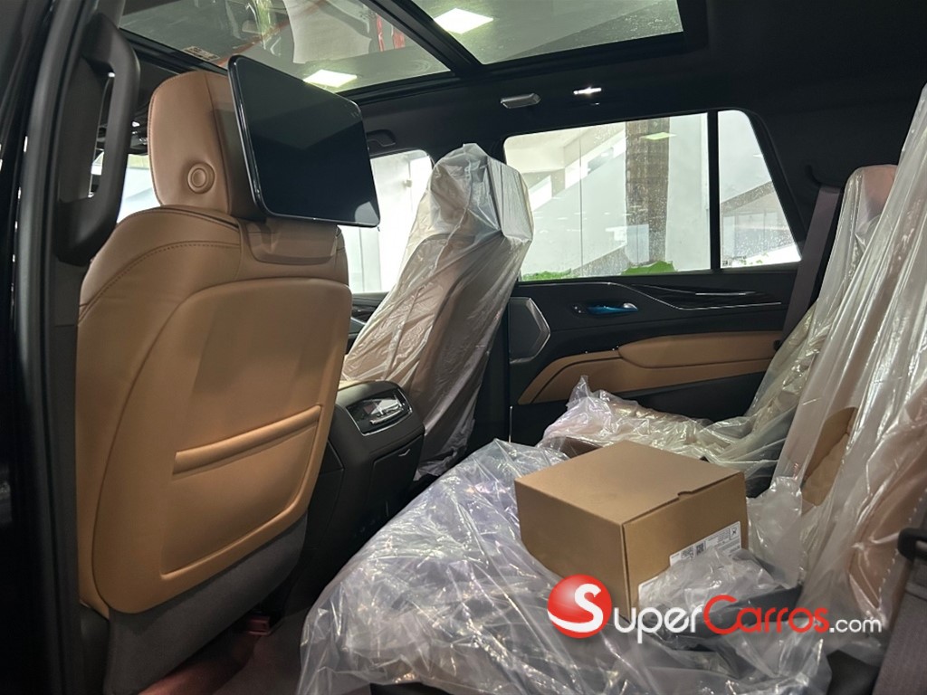 2024 Cadillac Escalade Premium Luxury — foto 6 / 8