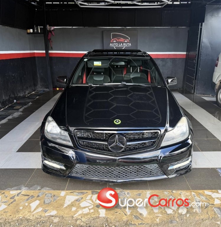 2013 Mercedes-Benz Clase C 250 — foto 2 / 12