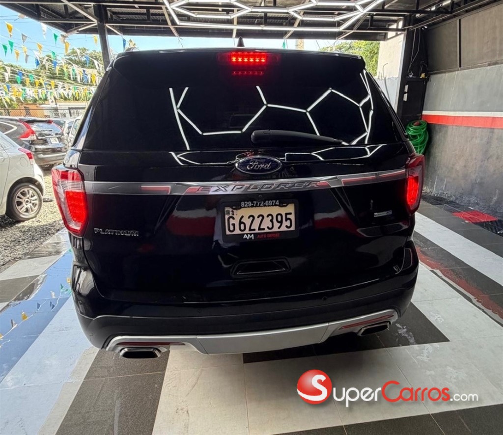 2017 Ford Explorer Platinum — foto 6 / 12