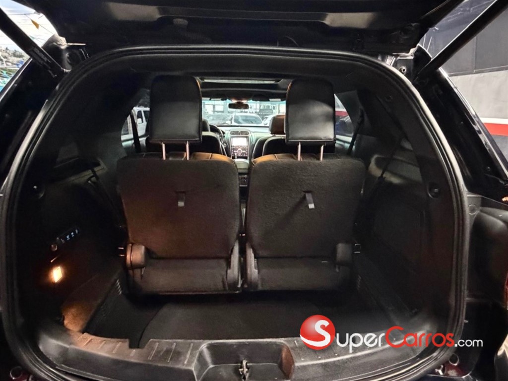 2017 Ford Explorer Platinum — foto 8 / 12