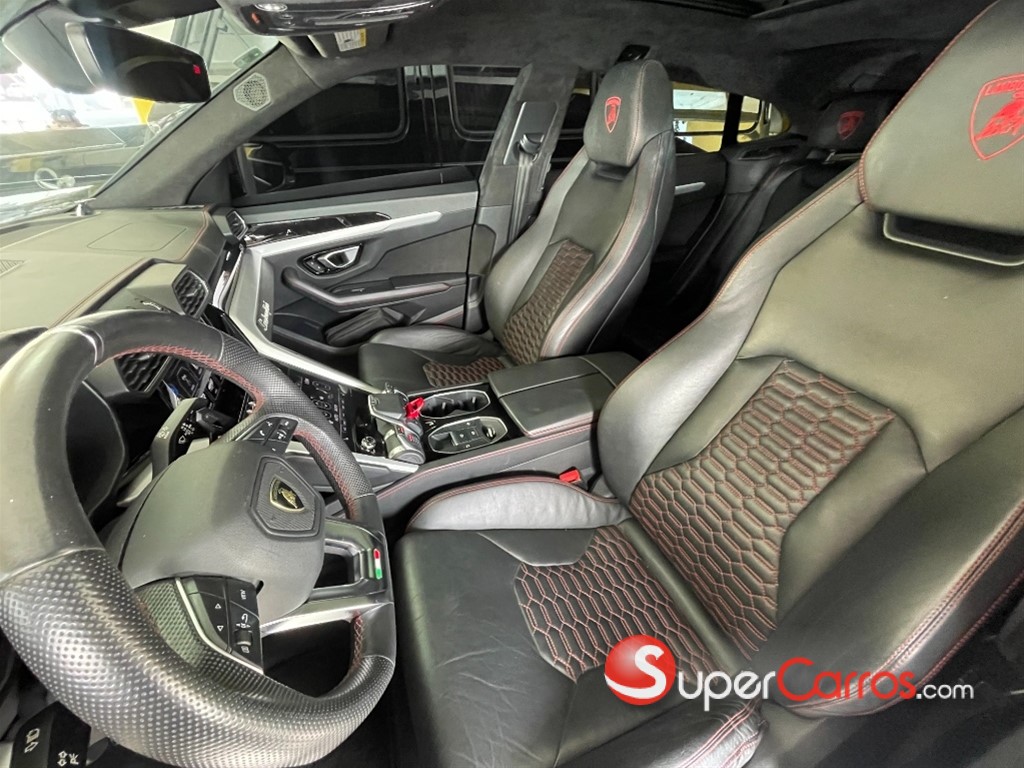 2020 Lamborghini Urus — foto 2 / 12