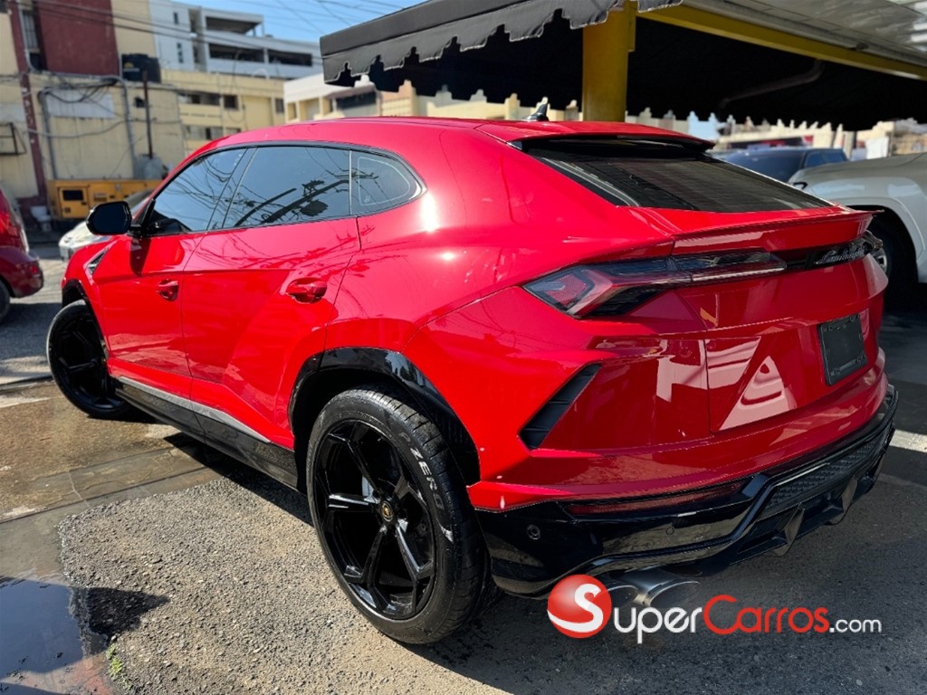 2020 Lamborghini Urus — foto 8 / 12