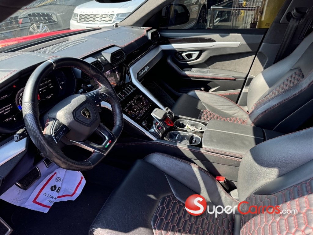2020 Lamborghini Urus — foto 10 / 12