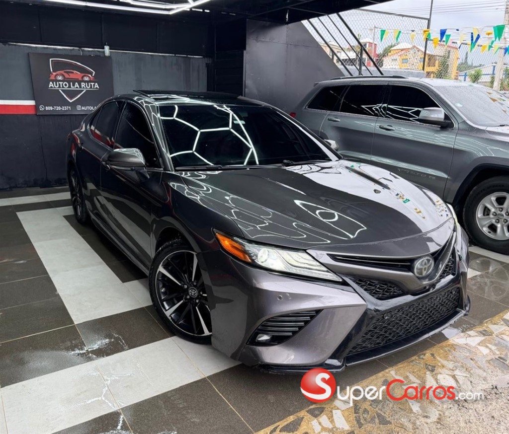 2018 Toyota Camry XSE — foto 11 / 12