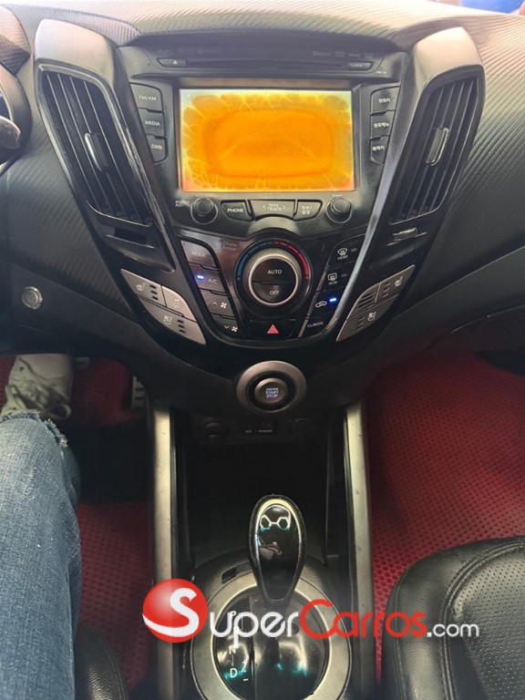 2014 Hyundai Veloster — foto 9 / 11