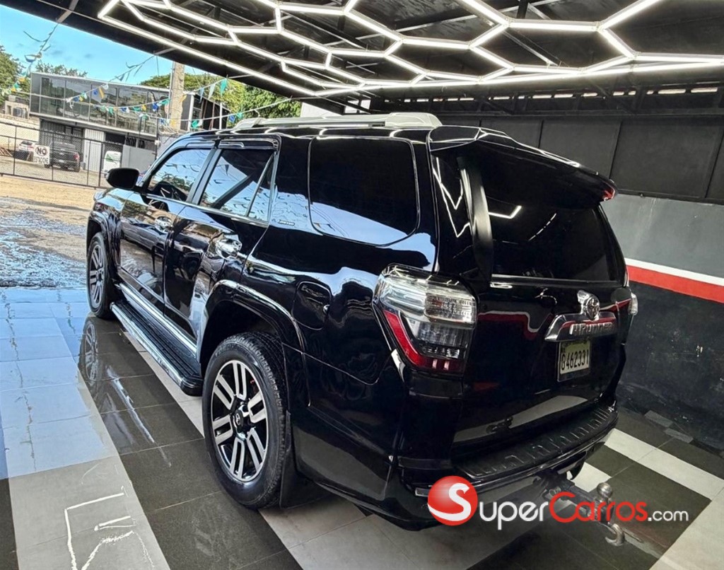 2017 Toyota 4 Runner Limited — foto 3 / 12