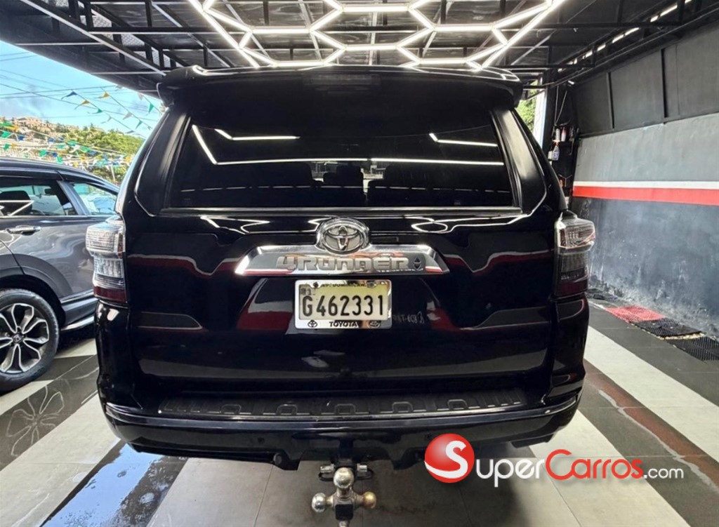 2017 Toyota 4 Runner Limited — foto 4 / 12
