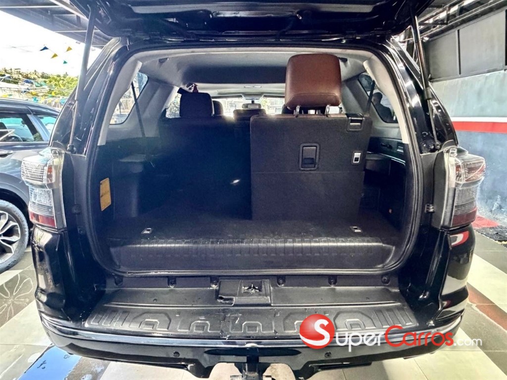 2017 Toyota 4 Runner Limited — foto 6 / 12