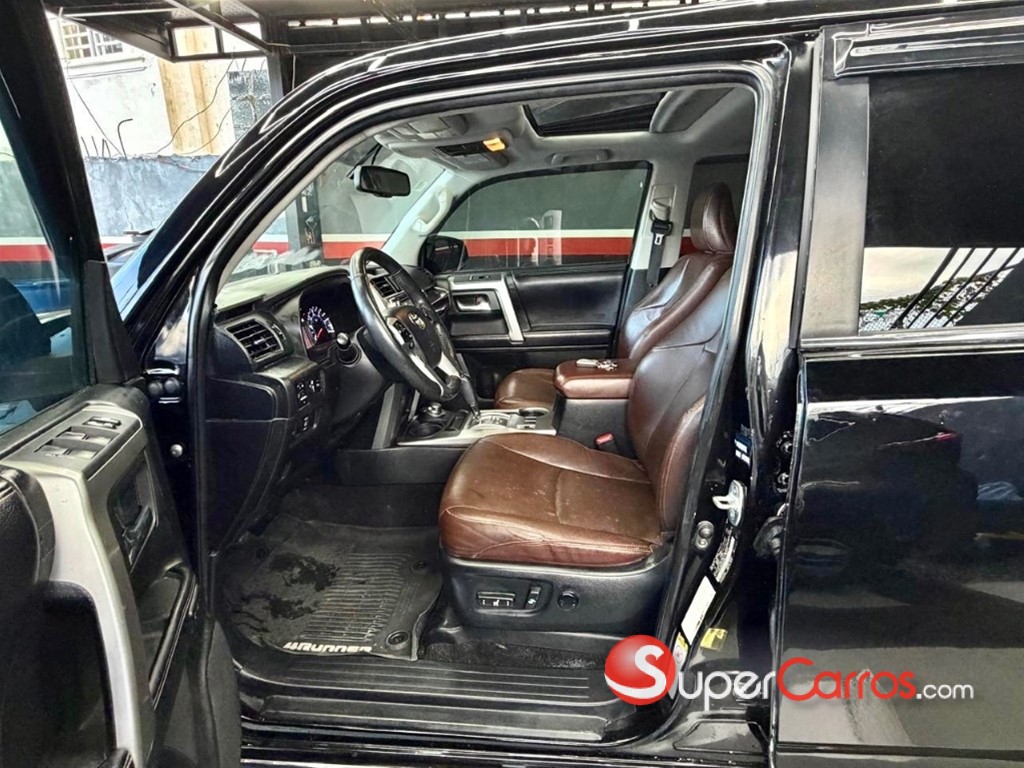 2017 Toyota 4 Runner Limited — foto 8 / 12