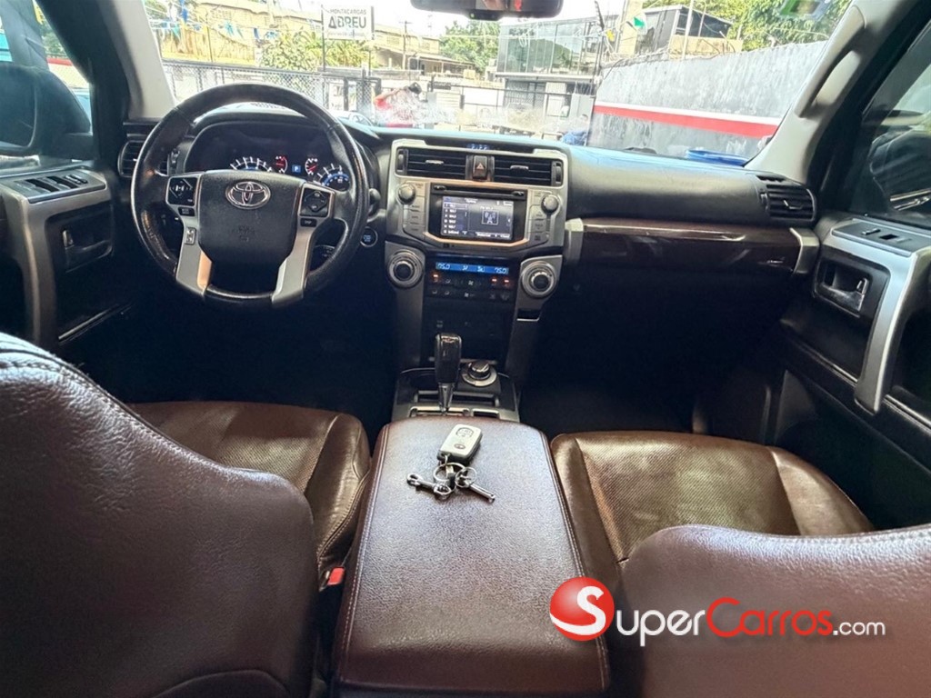 2017 Toyota 4 Runner Limited — foto 9 / 12