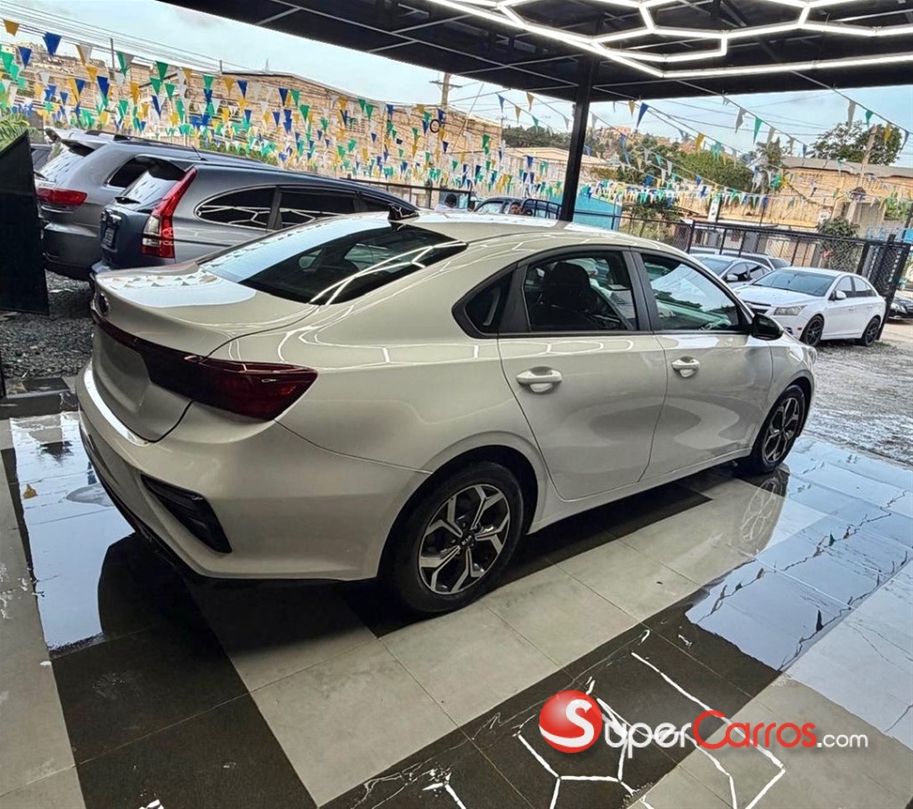 2020 Kia Forte LXS — foto 5 / 12