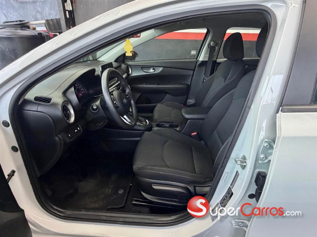 2020 Kia Forte LXS — foto 6 / 12