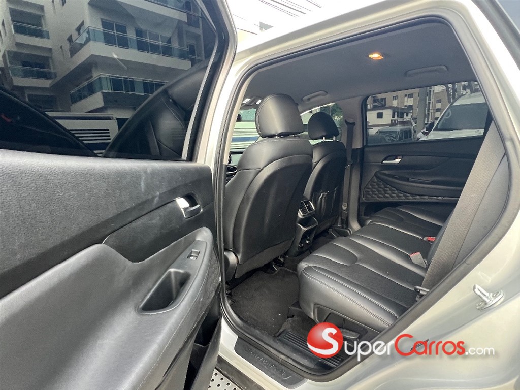 2019 Hyundai Santa Fe SE — foto 9 / 12