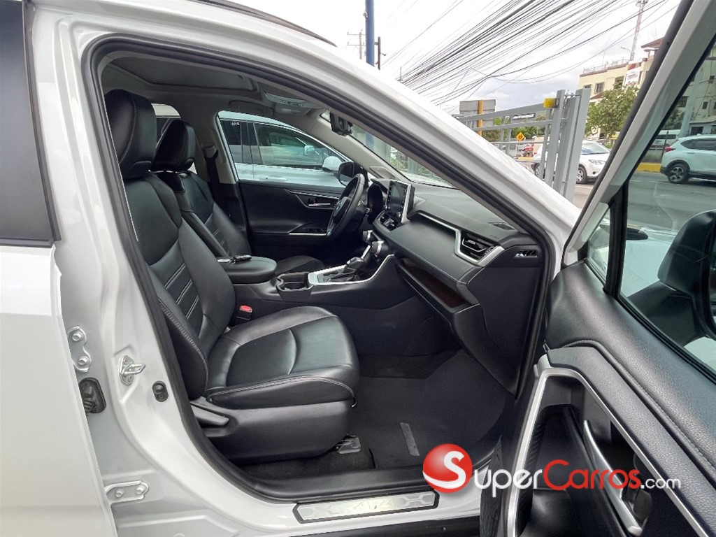 2019 Toyota RAV4 Limited — foto 9 / 12