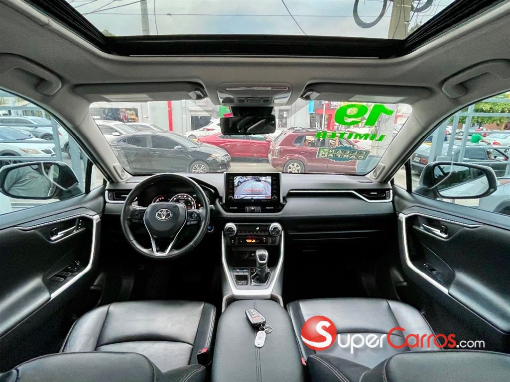 2019 Toyota RAV4 Limited — foto 10 / 12
