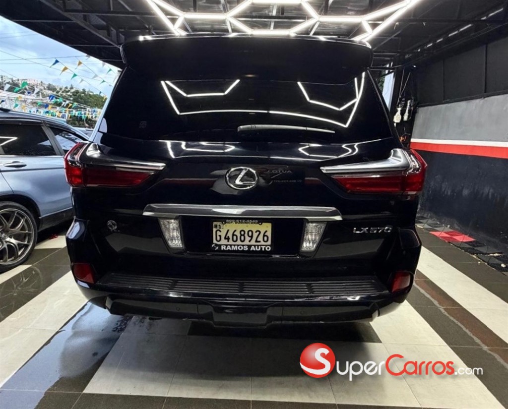 2016 Lexus LX 570 — foto 5 / 12