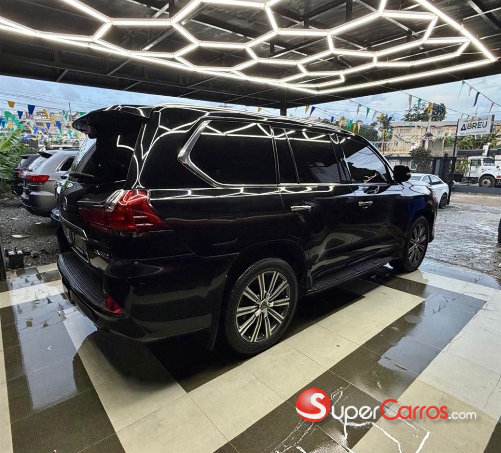 2016 Lexus LX 570 — foto 6 / 12