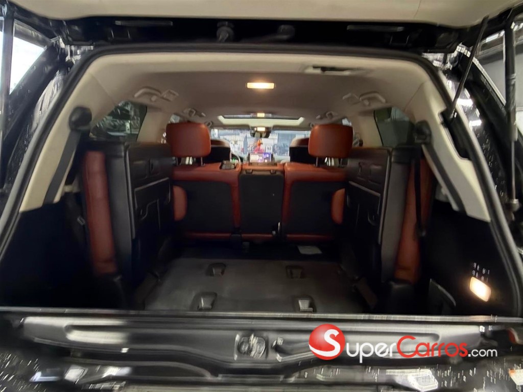 2016 Lexus LX 570 — foto 7 / 12