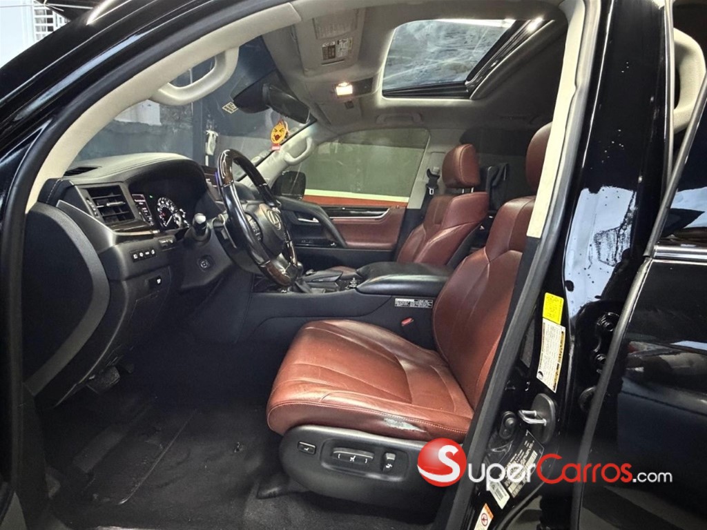 2016 Lexus LX 570 — foto 9 / 12