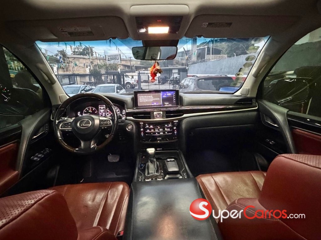 2016 Lexus LX 570 — foto 10 / 12