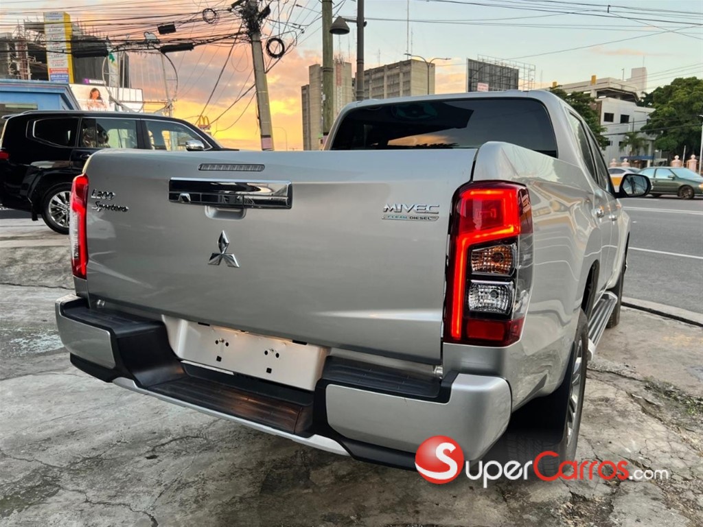 2022 Mitsubishi Motors L 200 Sportero — foto 7 / 10