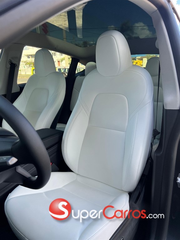 2022 Tesla Model Y — foto 7 / 9